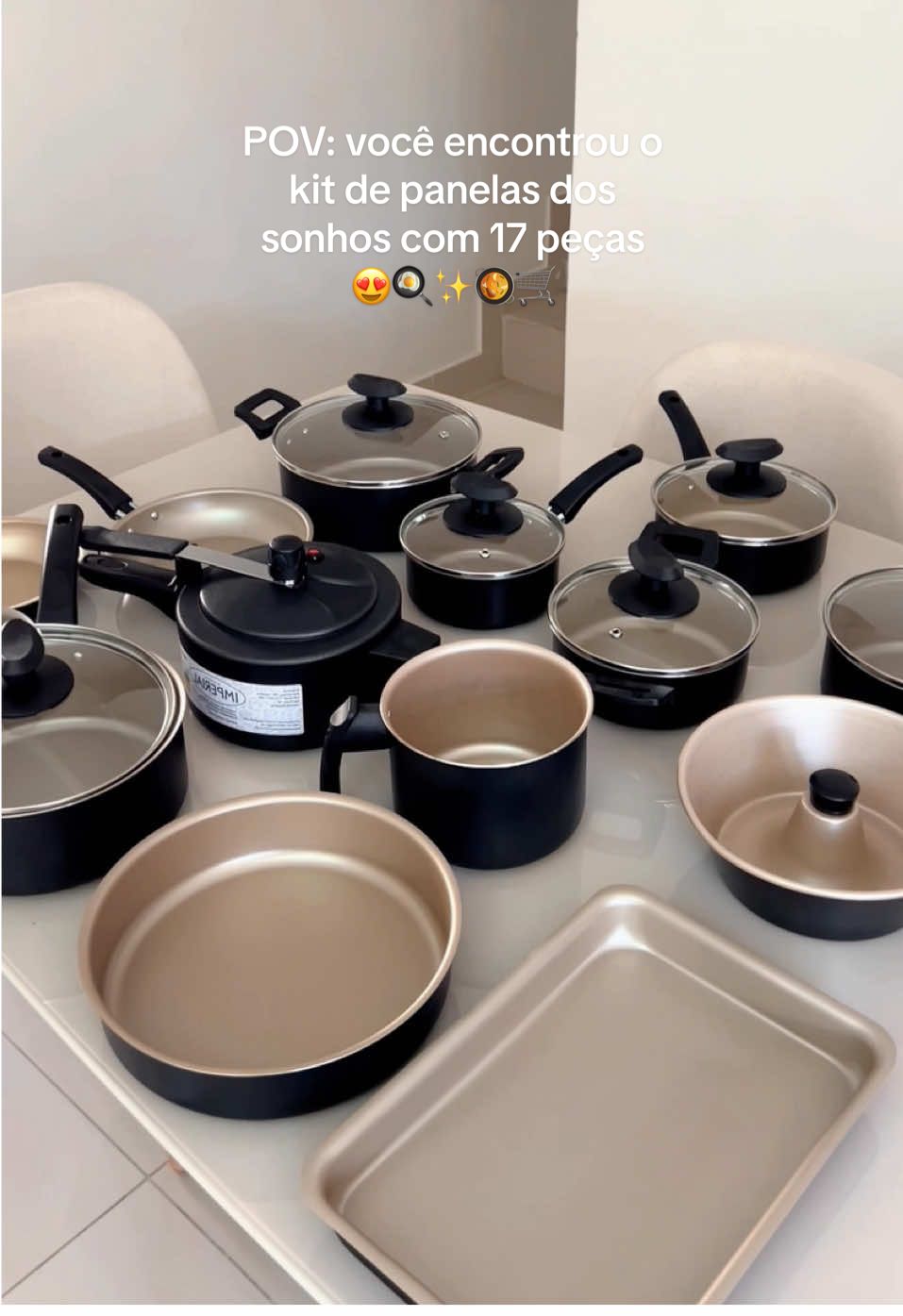Esse jogo vem com 17 peças antiaderentes e até uma panela de pressão! Perfeito pra montar a cozinha completa sem gastar horrores ✨ ID: CHK-CFX-GJS #achadinhosshopee #cozinha #donasdecasa #panelas | jogo de panelas shopee, panela de pressão shopee, panelas antiaderentes, kit de cozinha completo, panela boa e barata, panelas antiaderente baratas, jogo de panelas completo #creatorsearchinsights 