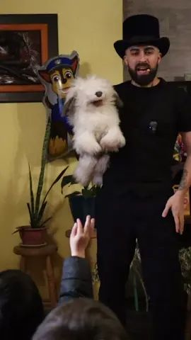 Niña, acusa que es un títere 