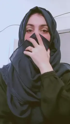 کتے کو اپنا خوف اور انسان کو اپنی  ضرورت کبھی سونگنے نہ دیں ورنہ دونو آپ کو کاٹ لیں گے  💯❤️💫