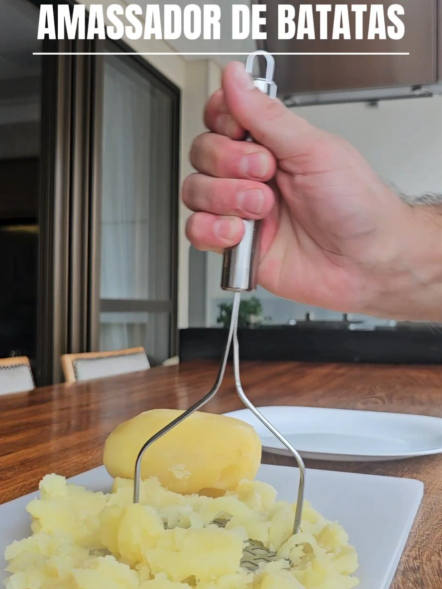 Kit 6 Amassadores de Inox 26 cm 🥕 Multiuso para batatas, legumes e muito mais! 👉 Apenas R$ 53,35 💳 Em até 3x sem juros ou 12x no cartão 📦 Entregamos para todo o Brasil Só acessar o site e comprar. #amassadordebatatas #amassadordelegumes #cozinhapratica 