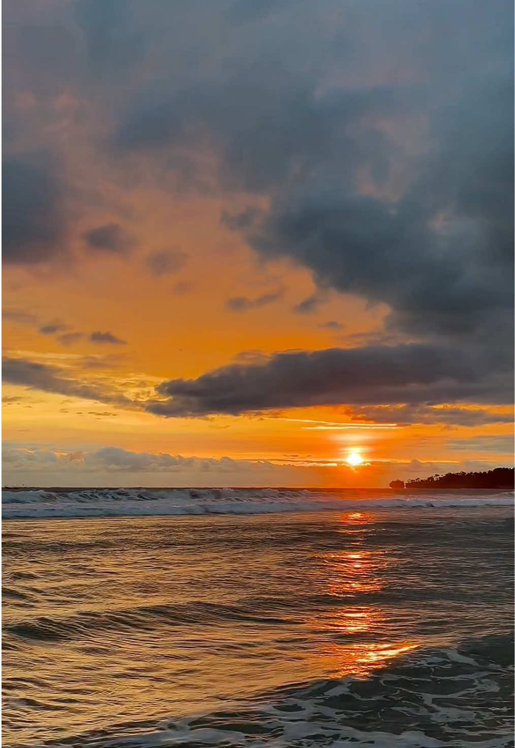Jangan buka komentar😊 #sadstory🥀😥 #sawarnavibes #lewatberandafyp #sawarnabeach #pantaisawarna 
