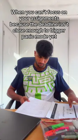 This isn’t pocrastinating, it’s just waiting for panic to hit me. It’s not a choice it’s a condition 😭 #studysmart #examseason #schooll 