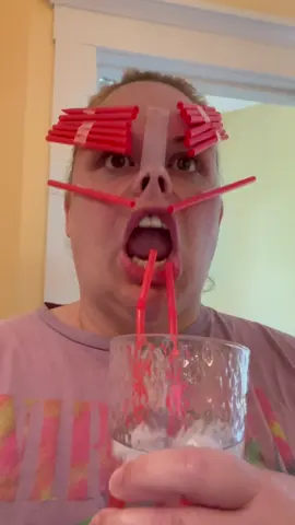 Alien loves straws #fyp 