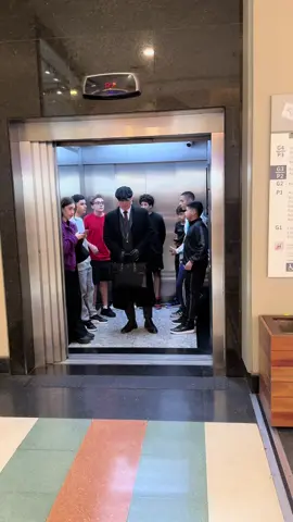 O menino não acreditou quando viu o Thomas Shelby 