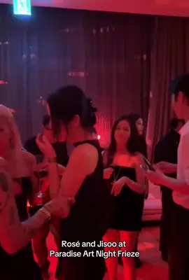 Rosé and Jisoo at Paradise Art Night Frieze #ROSÉ #JISOO #BLACKPINK 