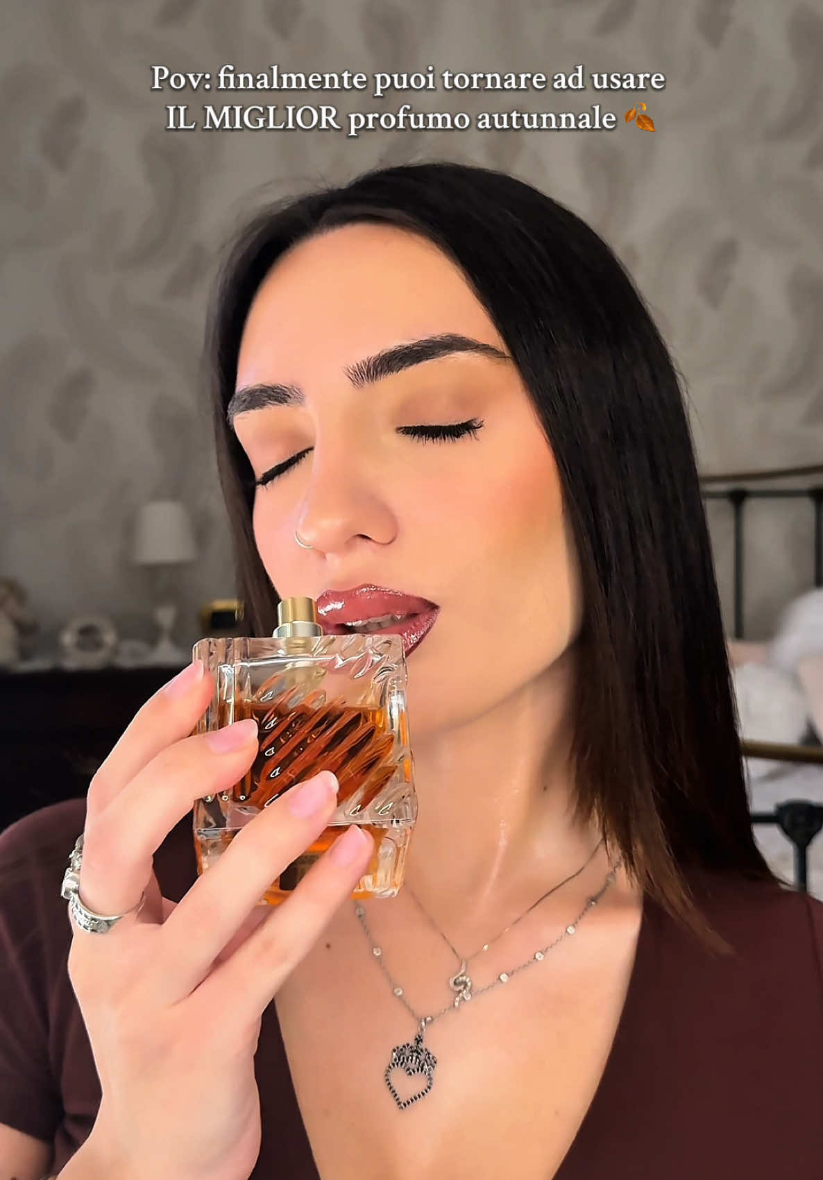 Per chi l’ha provato SA di cosa parlo 🤤🍂 @Lattafa Perfumes  E costa solo 30€!!!! #profumi #profumiarabi #lowcost #khamrah #lattafa  Profumi Profumi arabi Low cost Profumare Lasciare la scia Vaniglia Khamrah Lattafa Khamrah lattafa