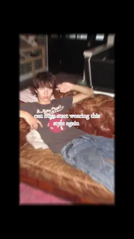 genuine actual 2000s fashion. #2000s #alt #skaterboy #relatable #foryoupage 