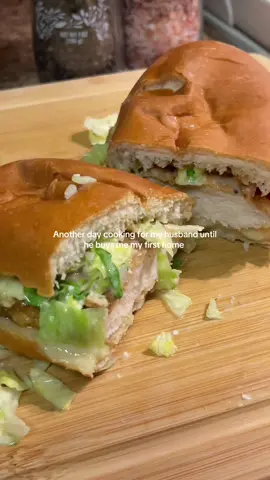 I could make this sandwich at least once a week. it’s just that good ✨👩🏽‍🍳  . . . #cookingformyhusband #caesarsalad #chickensandwhich #fyp #tiktokfood 
