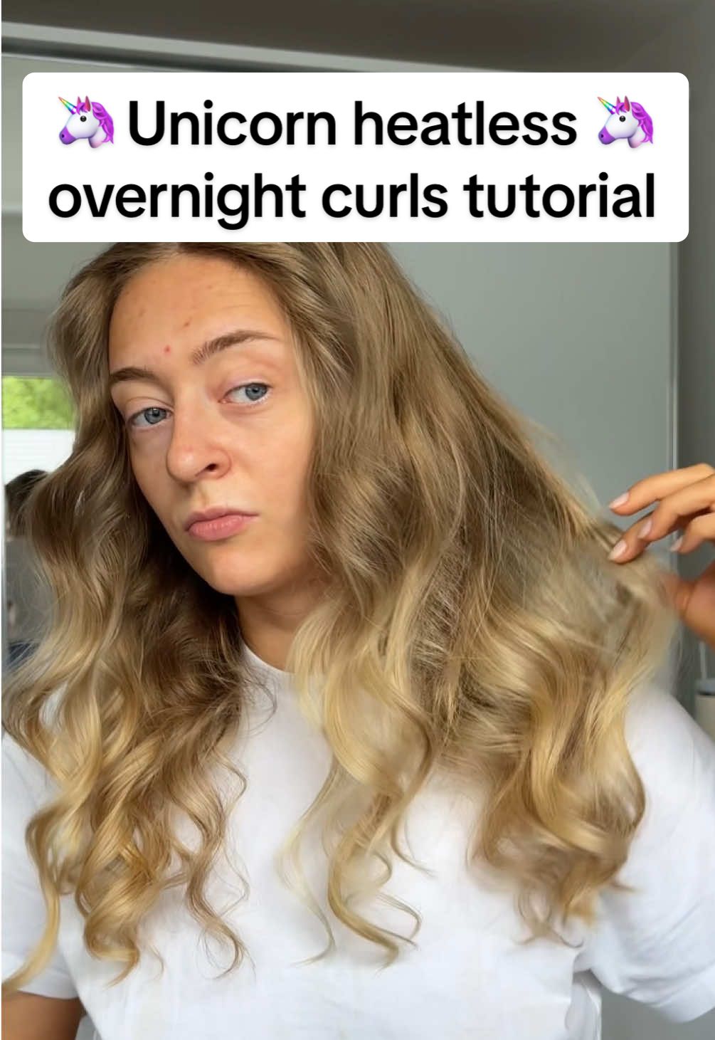 I think I found my favourite way to do overnight curls 🥲 I have tried so many different overnight curl methods already but they have either been to complicated, they have been uncomfortable to sleep with or the results faded within a few hours 😕 So I stumbled across a video of a girl doing her heatless curls with this unicorn method and I realized that I never tired that version before so I immediately had to try it that night 🏃🏼‍♀️ I just took my slim rod that I have and doubled it so that it is a bit thicker and I kept wrapping my hair around it in a dutch braid style 😌 Some people said that this method was complicated but for me this was very easy since I always dutch braid my hair before heading to sleep so this felt like a variation of it 😊 I also put some sea salt texture spray on top to kind of lock it in and make my hair shape into a curl easier 💦 Sleeping in this braid was the most comfortable out of all the heatless curl methods I have tried 😴 It literally felt like I had nothing on my head…this is 100% side sleeper approved by me 💯🙌🏼 And taking them out is also super quick and the results speak for themselves 🤩 I mean I had no weird dents or kinks and the curls literally looked as if I made them with my curling iron 😮 And the best part is that they also lasted me the whole day which I didn’t expect at all 👏🏼 So definitely recommend giving this method a try 👀 #heatlesscurls #overnightcurls #unicorncurls #curls #braid