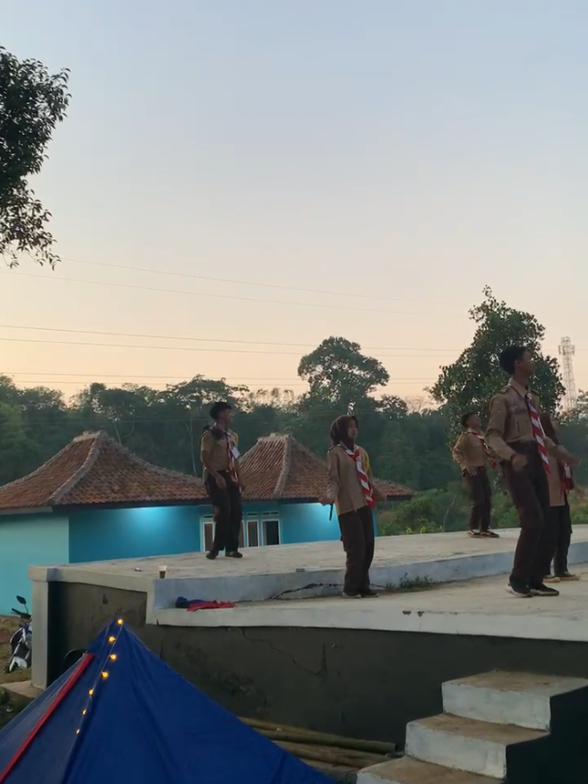 Wah🤩❗Siapa disini kalo kemah suka banget kalo senam pagi😋🤔 apalagi senam nya lagu lumba lumba pasti asik banget gasii❗🤩✨ #pramukaindonesia #scout #fyp #ppta2025 #pramuka 