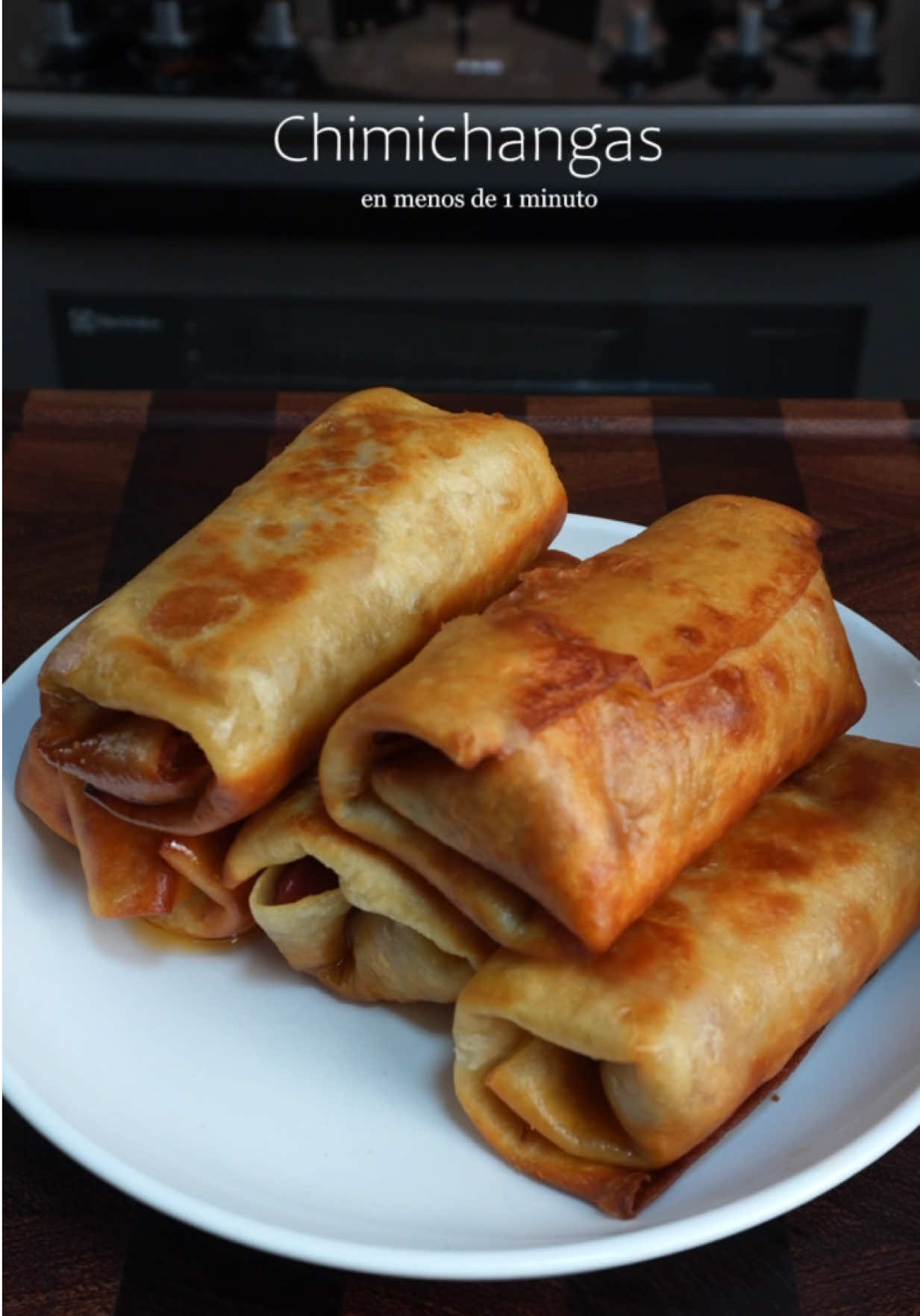Chimichangas Tortilla de trigo Hot dog 7 und Crema de leche 180 ml Chipotle en polvo 1/2 cucharadita Mozzarella 1 und Aceite vegetal #chimichanga #recetasfaciles #mexican #chimichangas 