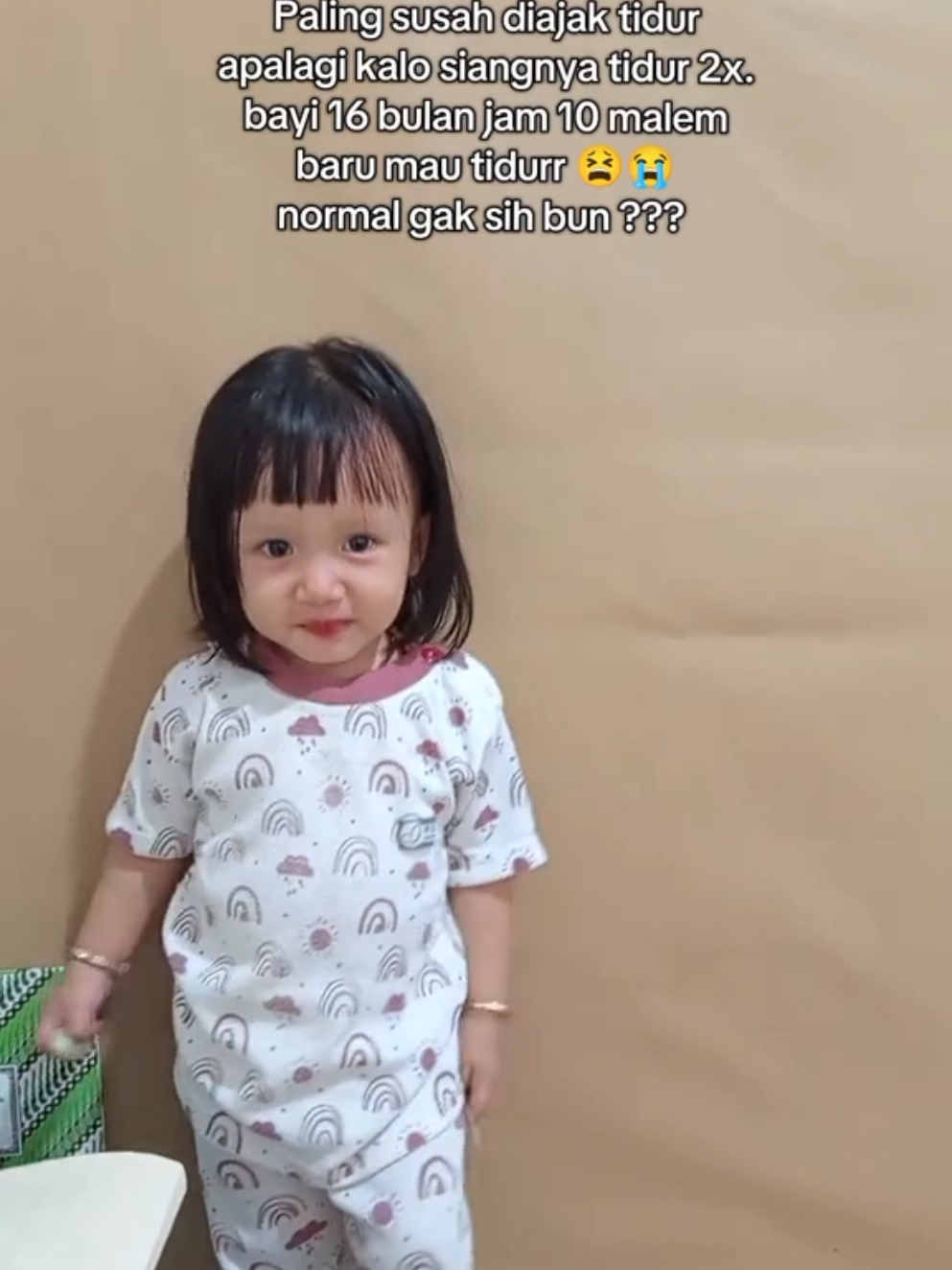 Biasanya siang cuma tidur sekali, ini tiba2 2x, jadi begadang dah, anak kalian kaya gitu juga gak sih moms??? #bayi16bulan #susahtidur #newmomlife #sharingiscaring #parentinganak 
