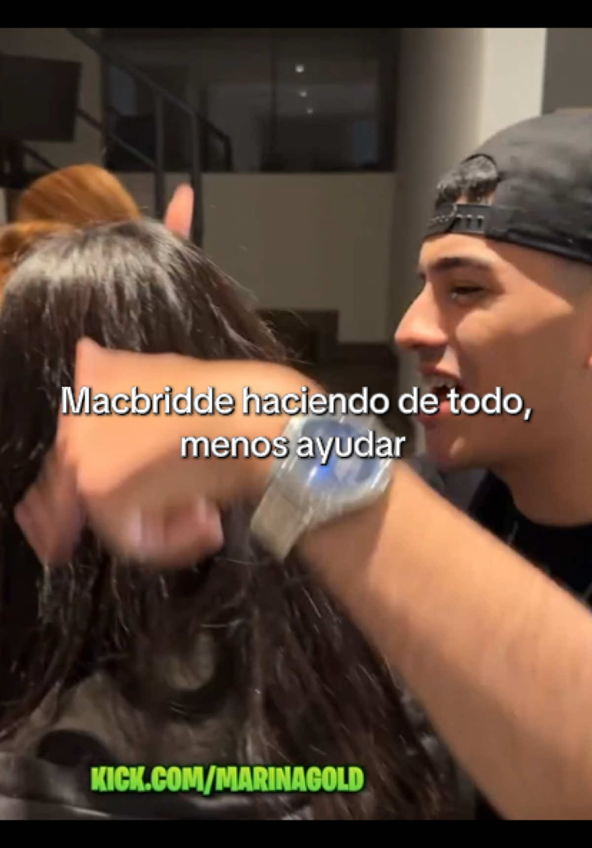 Macbridde haciendo de todo, menos ayudar @MACBRIDDE 〽️ @Milenka_nolasco🐩💗 #macbridde #milenkanolasco🎀 #humor #kick #fypシ゚ 