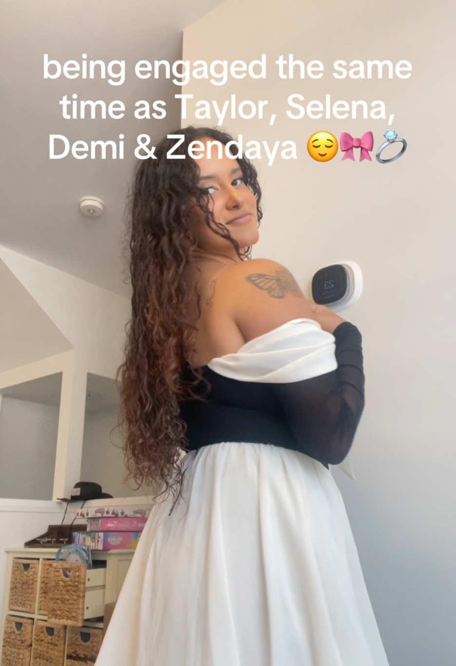 the only flex i have going for me rn #engagement #engaged #2026bride #taylorswift #bridetobe 