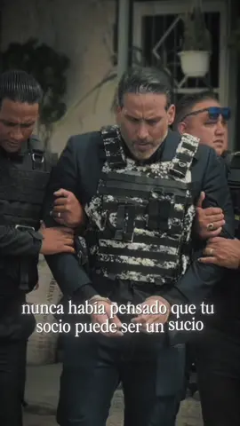 Este domingo 10 pm fin de la primera temporada de la serie venezolana 7 Millions, como dijo canseebero; “El más traidor puede que lo tengas de frente, bebiendo tus fría o compartiendo tu cena caliente” #canserbero #series #videonuevo #venezolanosenelmundo #paratii 