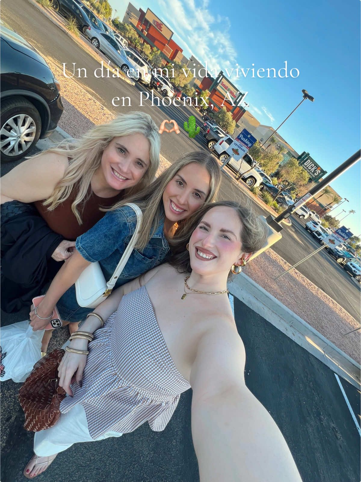 El ultimo día de Agosto🌵 Llego mi mamá de visita y pues nos fuimos a las tiendas otra vez 🫶🏻✨ de ella herede lo compradora 😅 #azliving #dayinmylife #undiaenmivida #dayvlog #phoenixarizona 