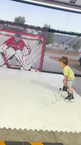 @thesportscreen went to good use last night with Jensen’s skate training! #hockey #NHL #training #hockeytiktoks #toddlerlife 
