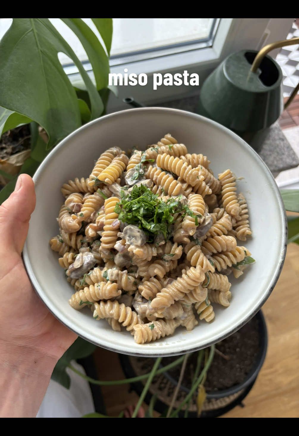 i DARE u to try this 🫵⚠️ sorry aber das war viel zu gut, wirds bei mir auf jeden fall häufiger geben!! pasta mit pilzen enttäuscht eh nie aber mit miso nochma n upgrade 🥵 Zutaten wie immer am ende :)) #veganrecipes #veganer #vegantok #food #misopasta #veganathlete #vegan #gesund #pasta #veganfitness