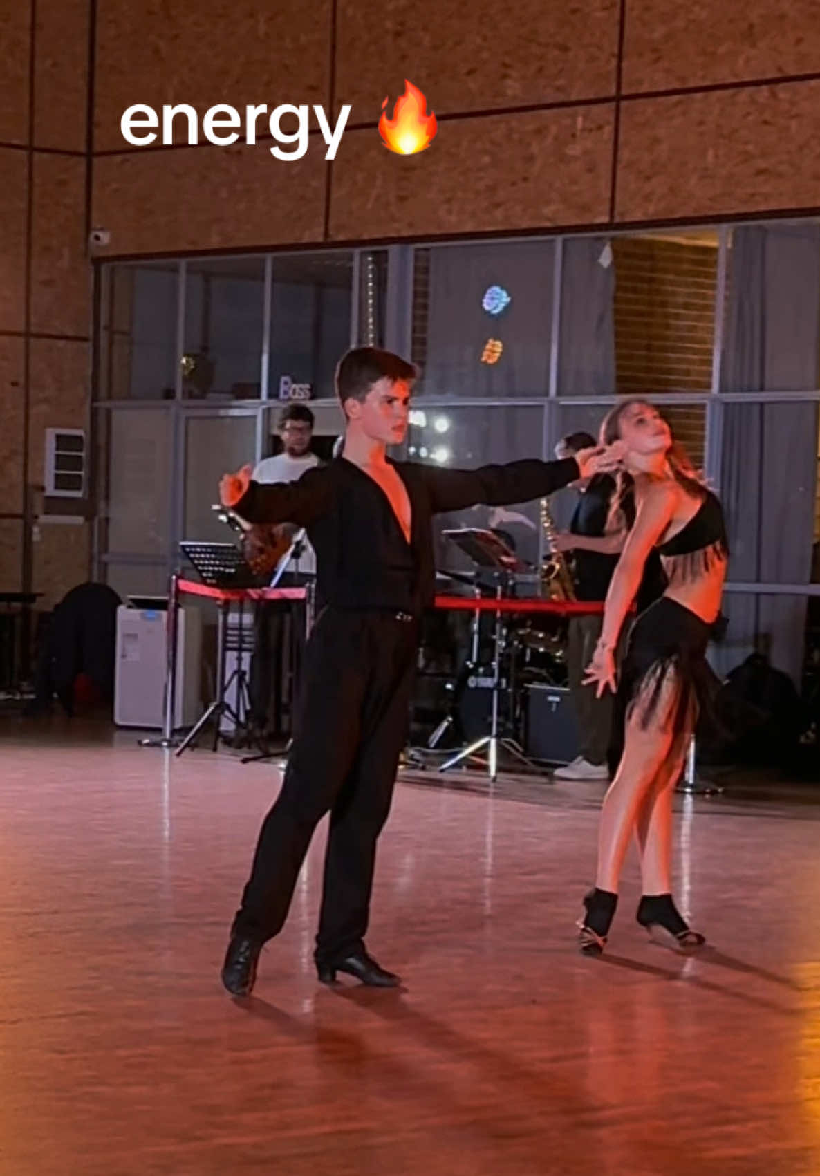 Лучший танец, если ты поругался с партнером 😄😄