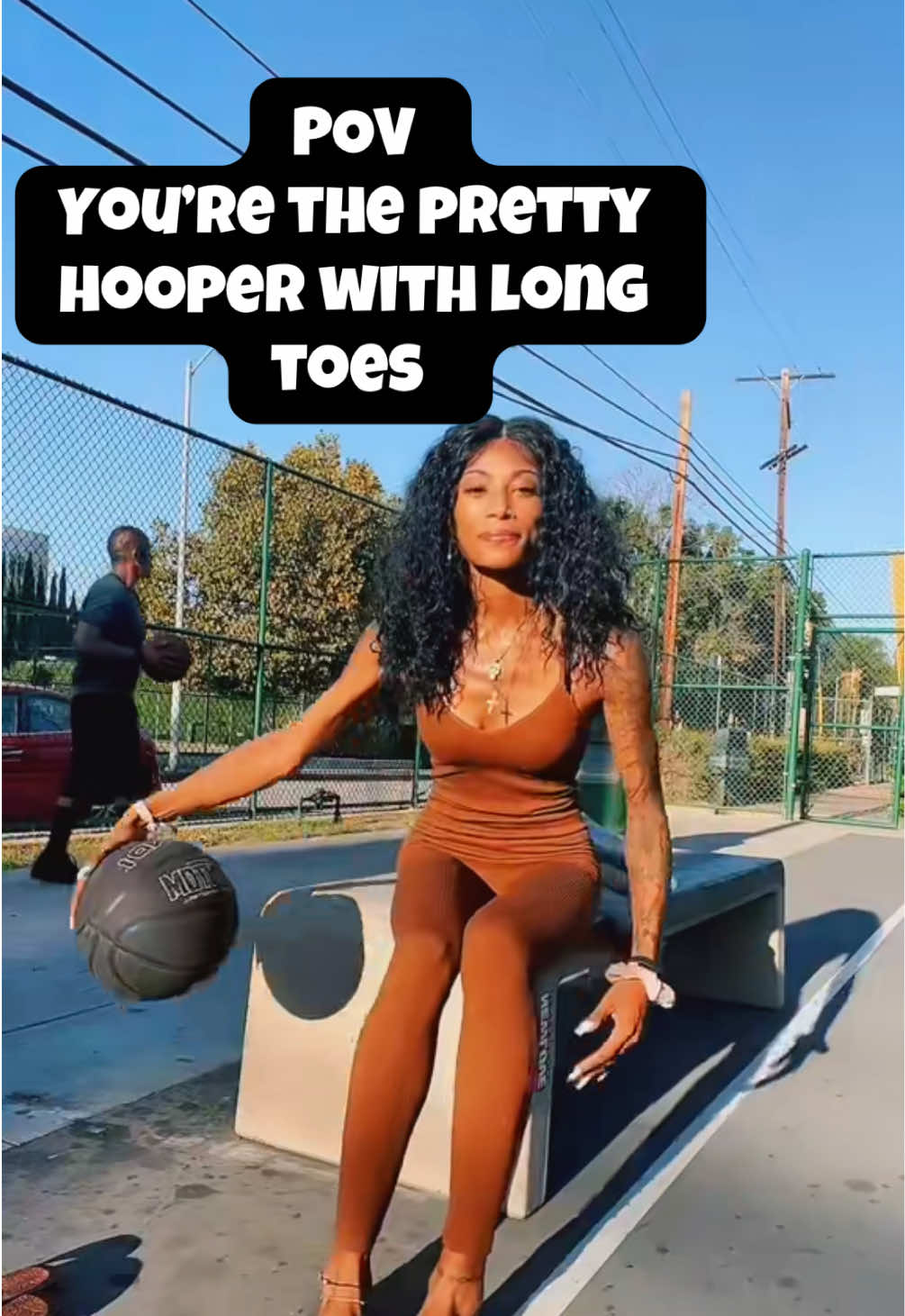 When you’re the pretty hooper with the long toes 😂😂🏀 #lifesabucket #funny #jokes #fyp #barefoothooper #basketball #mjiceyy #mjiceyythehooper 