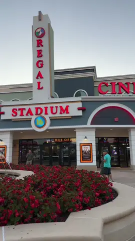 Next time I will be in the theater all day for my own harry potter marathon ⚡️ bc it’s so hard to pick one movie! @Regal  #harrypottertok #harrypotter #backtohogwarts #deathlyhallows2 #thedeathlyhollows #regalcinemas #deerpark #outletshopping #hpmarathon #potterheads #movienight #datenightideas 