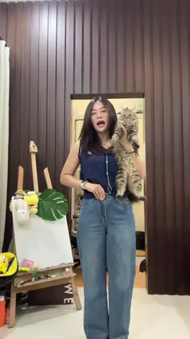 Replying to @Lalalili  pas pol baru nemu less nyeplak 😭🫶🏻 hrs coba lulu jeans!!!! 🥹🤲🏻 || BB 66kg+ TB 170cm  #racunmoncus 