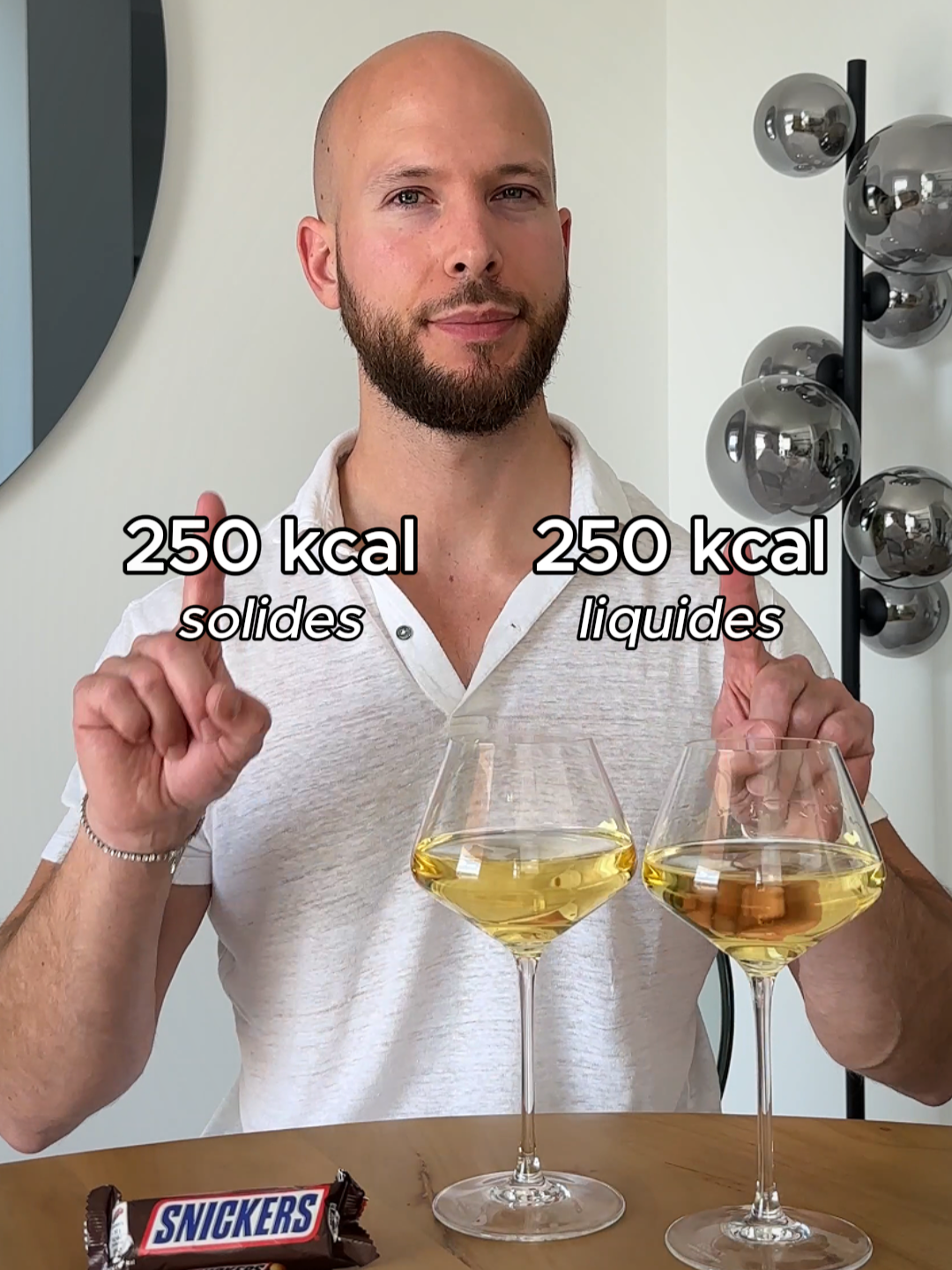 Calories égales, conséquences différentes. #fitness #fitnesscoach #coachingenligne #pertedepoids #pertedepoidssaine #motivationfrance #alimentationsaine #reequilibragealimentaire #musculation #santé