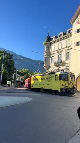 Switzerland train 🍁#switzerland #train #awesome #tiktokviral #tiktoknews 