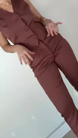 CONJUNTO FEMININO COM COLETE NA ALFAIATARIA por R$83,00 - R$100,00. Compre na Shopee agora! 