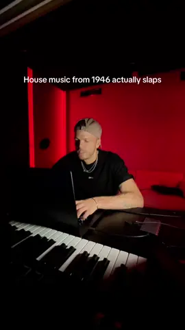 Let me know if you like this! #remix #yearboox #vintagehouse #fyp #oldmusic 