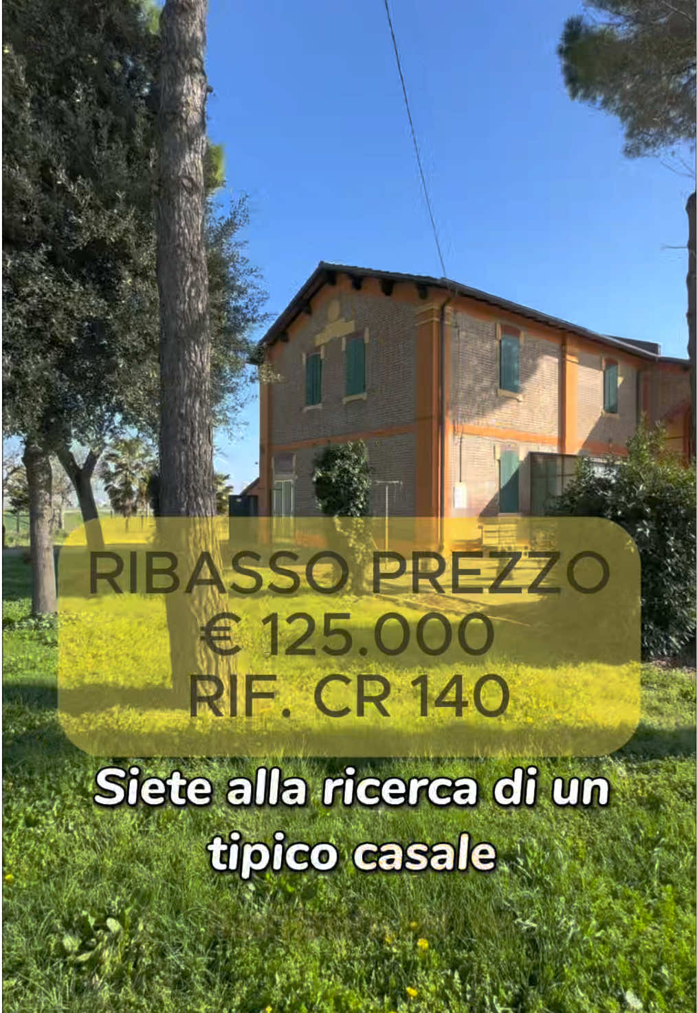 🏡 Alla ricerca di un casale indipendente immerso nella campagna ferrarese?  Ti presentiamo questa affascinante proprietà in vendita a Jolanda di Savoia! 📐 Circa 200 mq abitativi 🌿 Libera su 4 lati 🌳 Giardino esclusivo recintato di 3.000 mq 🔸 Due unità abitative vendute insieme:  🏠 1ª Abitazione – Piano Terra: veranda, ingresso, soggiorno, cucina, bagno, ripostiglio e centrale termica – Primo Piano: due ampie camere matrimoniali 🏠 2ª Abitazione – Piano Terra: portico, ingresso, cucina, ripostiglio e bagno – Primo Piano: due camere matrimoniali 🚜 Spazi accessori: magazzini, garage e fienile per un totale di 230 mq ca 💡 Caratteristiche: – Riscaldamento autonomo con termosifoni – Infissi in legno e PVC con vetrocamera – Classe energetica: APE G (ipe 388,18 e 320,14) 🔥 NUOVO PREZZO: 125.000 €  ❌ No affitto a riscatto 📌 Rif. Agenzia: CR 140 📞 Per informazioni o visite: – 334 1963413 – Ufficio Copparo: Via XX Settembre 4 – Ufficio Codigoro: Via IV Novembre 56 🚫 Per motivi di privacy non viene indicato l’indirizzo esatto.  📋 Le visite si effettuano solo su appuntamento con visione dei documenti. ✨ Se sogni pace, spazi aperti e indipendenza… questa è la casa giusta per te.  🌐 Scopri altre proposte su 👉 CAMPAGNAMARE #casaleindipendente #jolandadisavoia #campagnaemare #venditacasa #immobiliare         
