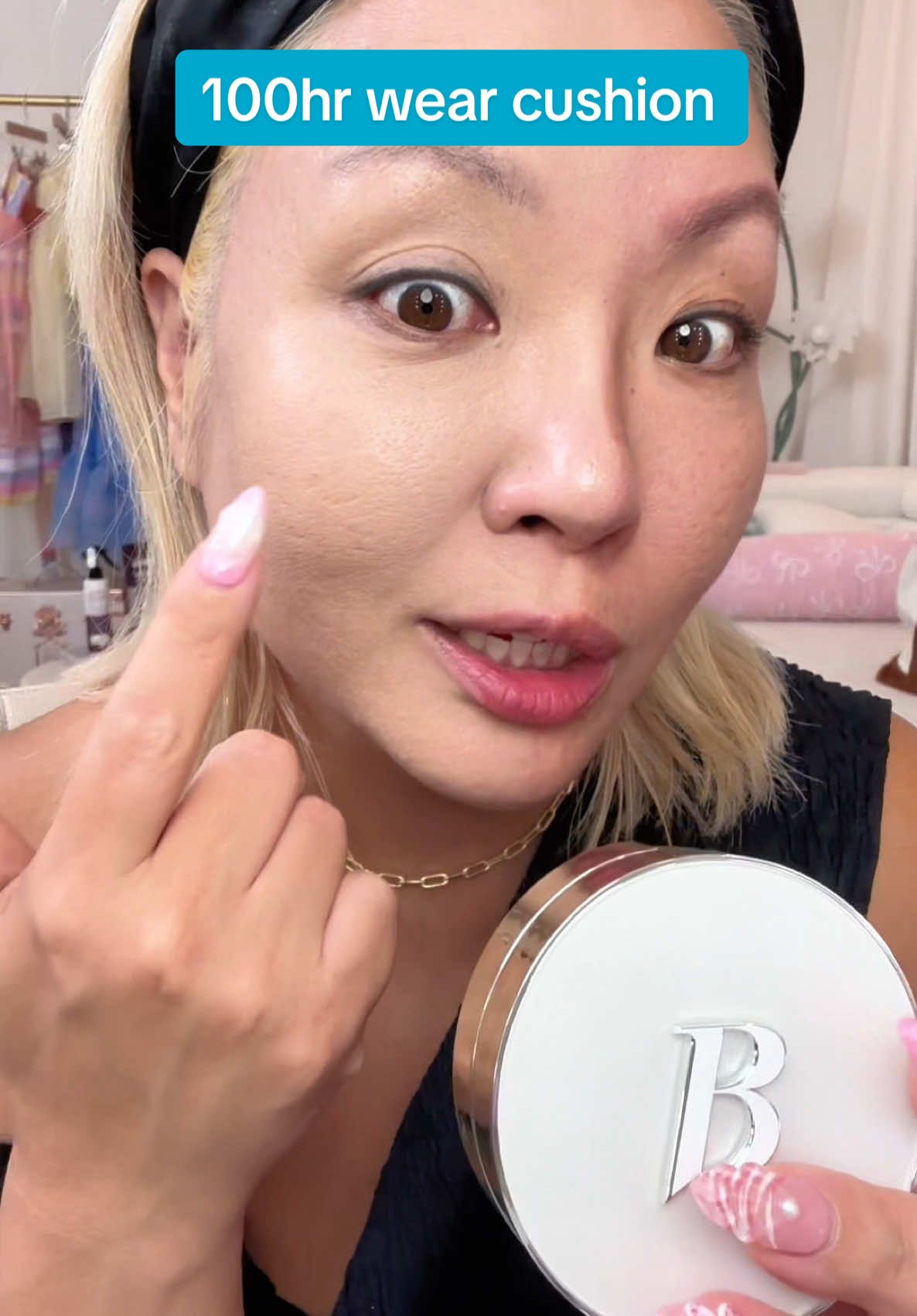 Covericious Ultimate White Cushion. Lightweight yet buildable, it evens tone, boosts radiance, and gives a flawless long-lasting finish. #BanilaCo #CovericiousCushion #KBeautyFoundation #BrighteningCushion #flawlessskin 