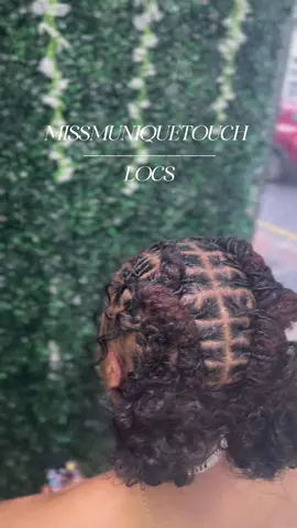 Click the link in my bio to book or follow me on insta: missmuniquetouch  #missmadeleinec #missmuniquetouch #locs #femalelocstyles #barreltwistlocstyles 