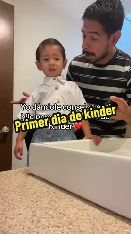 Venga hijo a darle con todo a tu primer día ❤️ #papá #cosasdepapás #kinder #mihijo #humor 