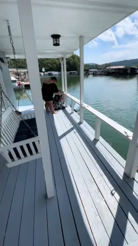Last weekend of lake splashes before we head to Connecticut for NE Regionals ❤️ #laborday #dogs #dockdiving #lakelife #norrislake 