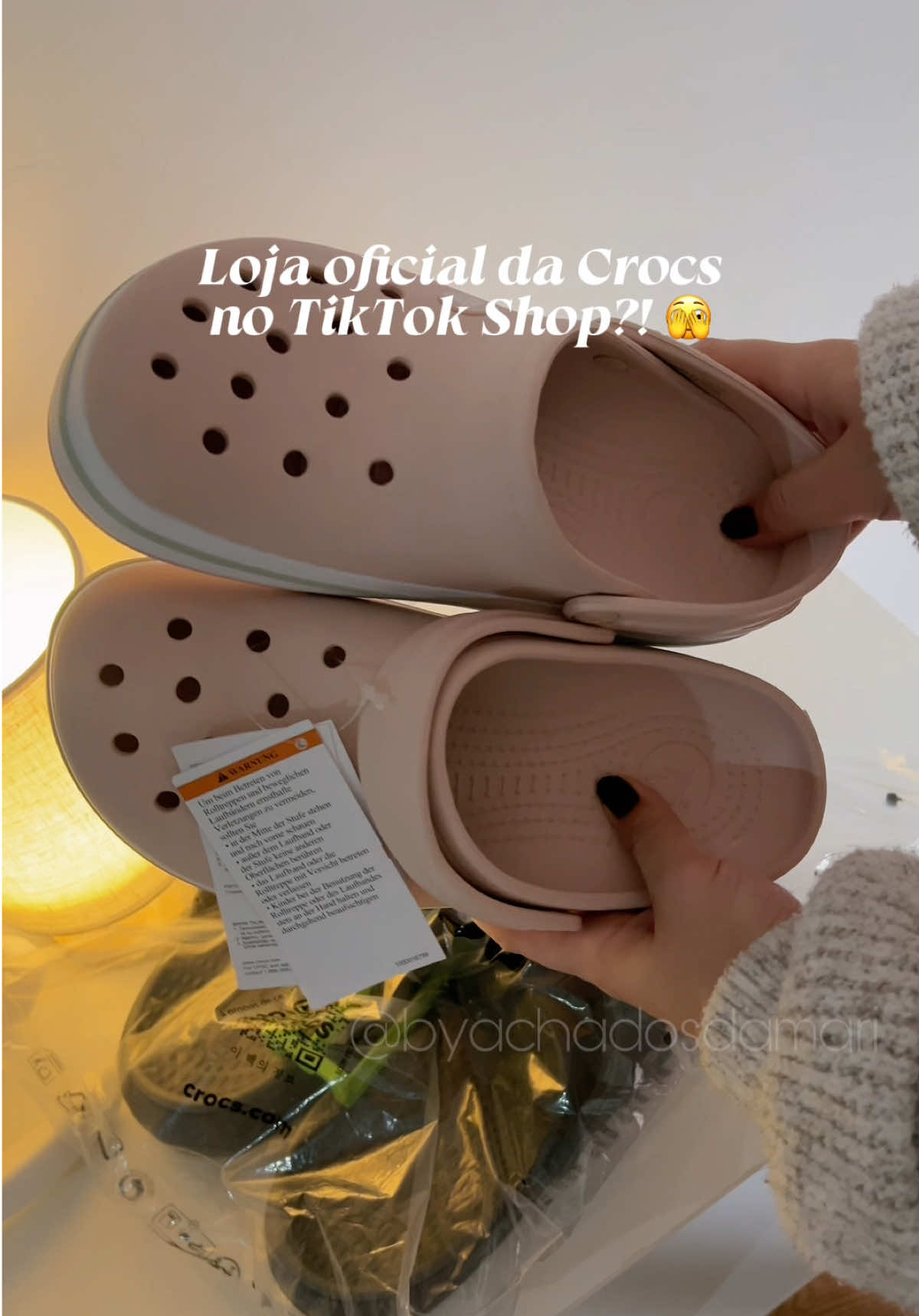 Me rendi e pedi minha primeira Crocs aqui no TikTok Shop @Crocs Brasil 💚✨ #crocsoriginal #crocs #pinterestaesthetic #tiktokshopbr 