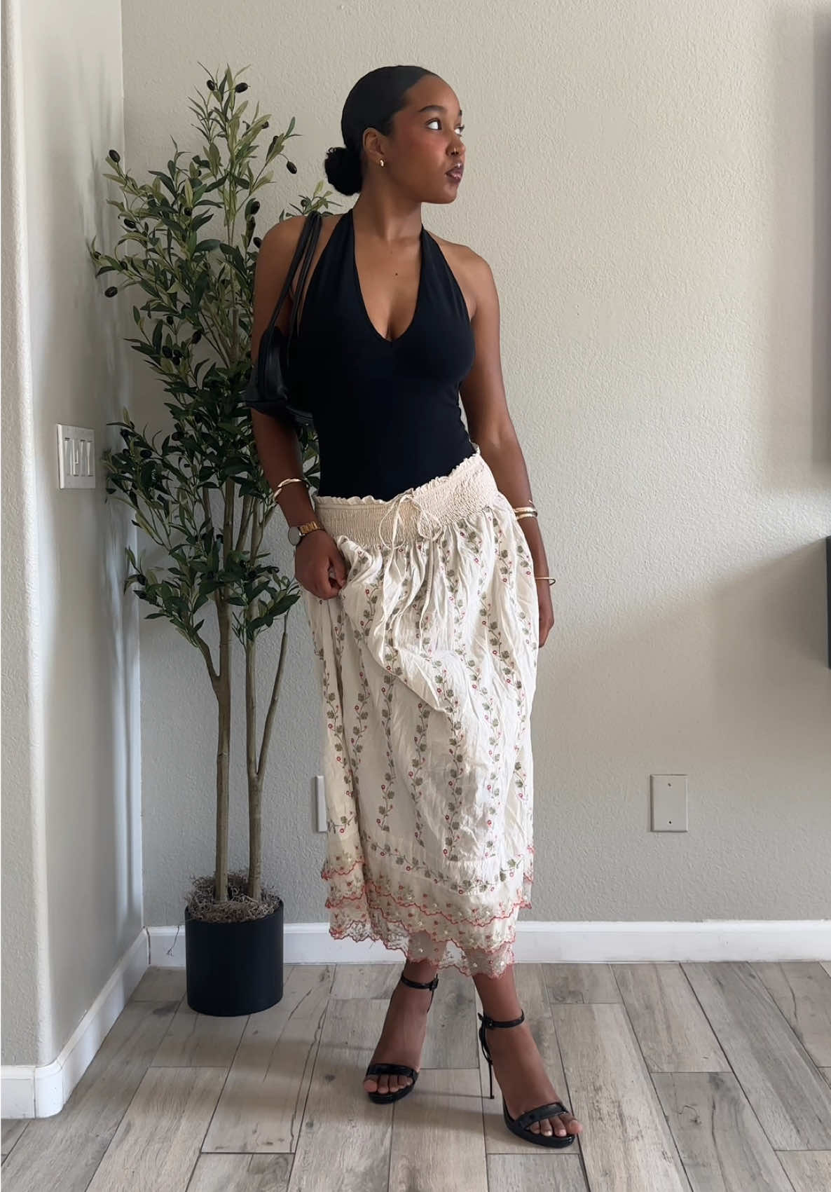 Outfit Inspo as we are entering the Fall Season ✨ Happy September 1st✨ #outfitideas #chicoutfit #outfitinspo #fallfashion #falltransitionoutfit #fashiontrends2025 