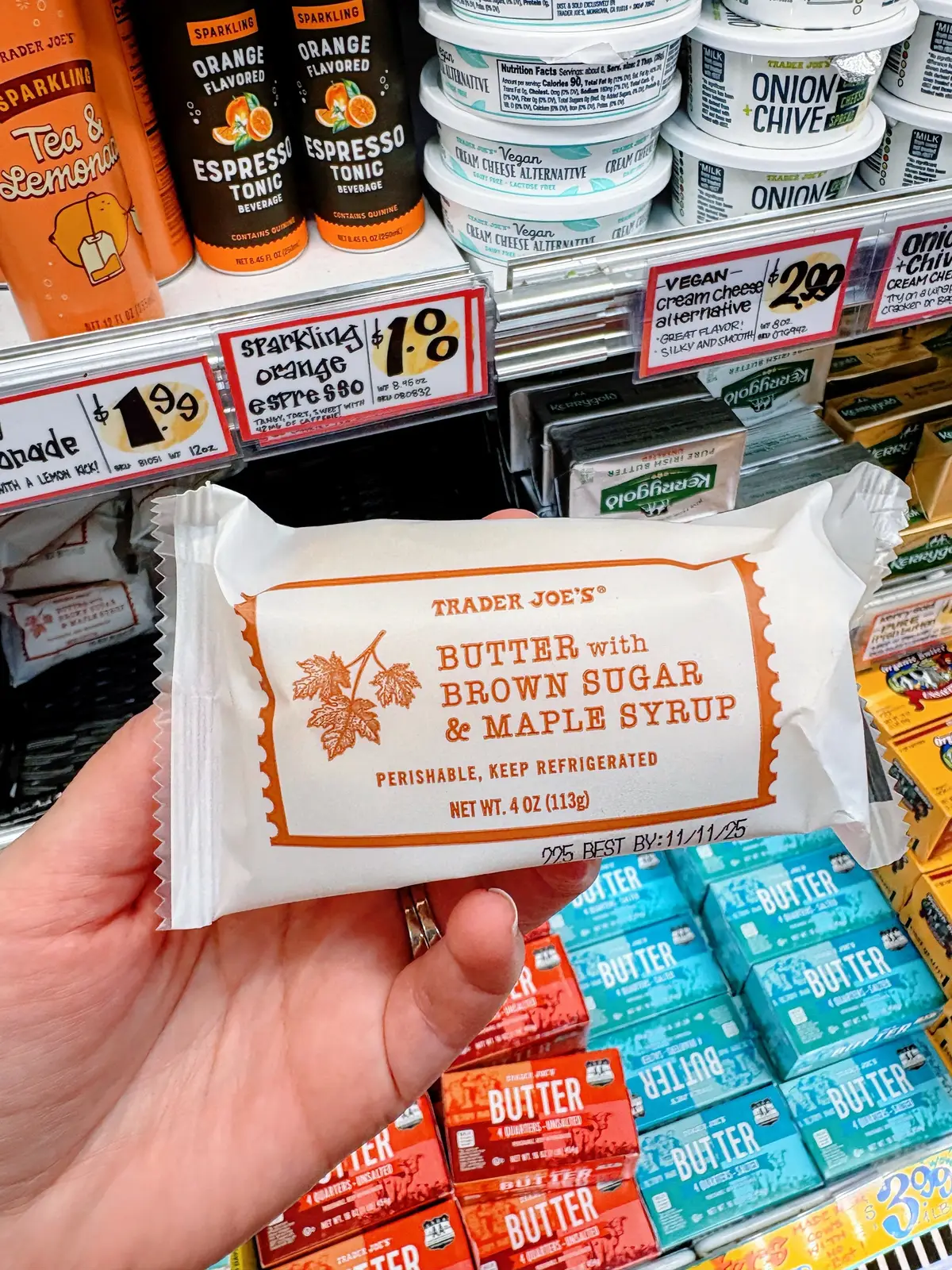 👀 Fall creepin into Trader Joe’s as we enter the ‘ber months! 🍎 🎃 The brown sugar maple butter is actually insane.  #traderjoes #traderjoesmusthaves #traderjoesfallitems #traderjoesfall #traderjoeshaul 