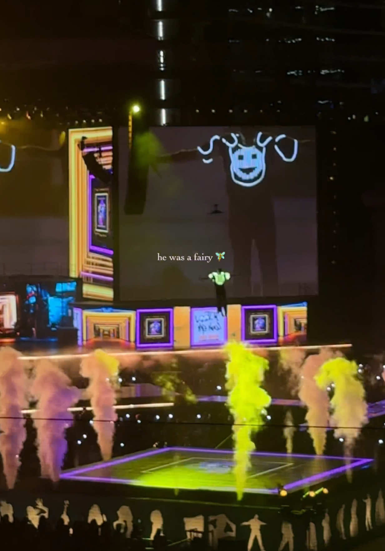 he was a fairy 🧚 #breezybowl #chrisbrown #atlanta 