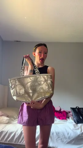Shes so prettyy🌟🥂💳 #coach #unboxing #vintagecoach