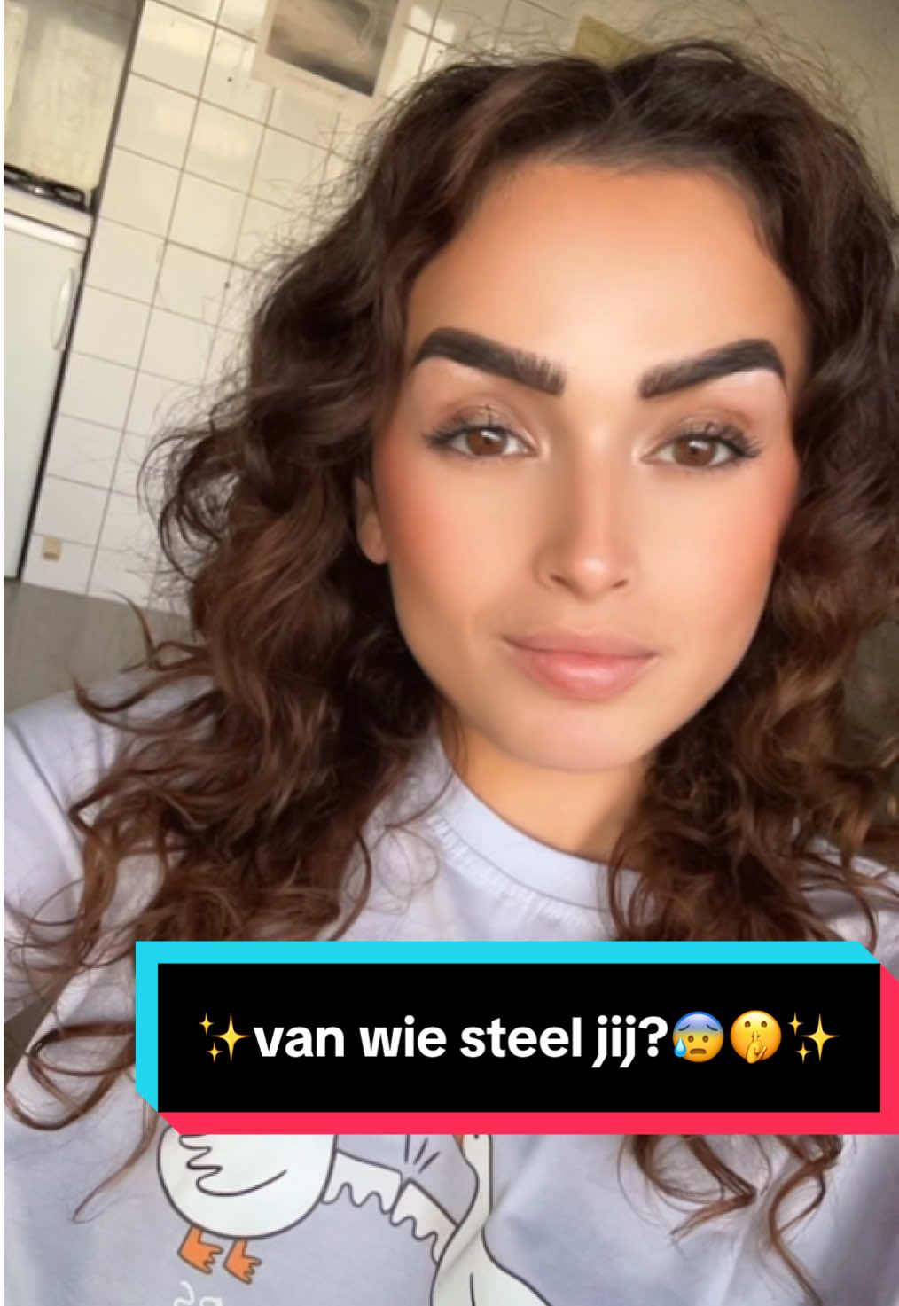 ✨Met wie kijk jij mee??🤷‍♀️✨🤫🤔 #fyp #tik_tok #voorjou #netfix #funny 