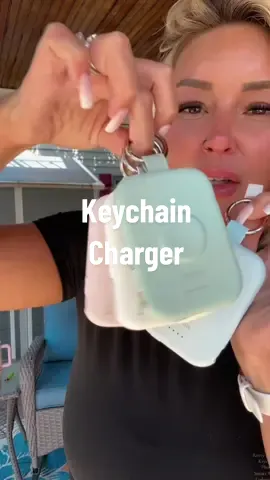 No more excuses to not texting or calling us back 🙅🏼‍♀️ #rorrycharger #portablecharger #keychaincharger #techtok #tiktokshopcreatorpicks @RORRY 