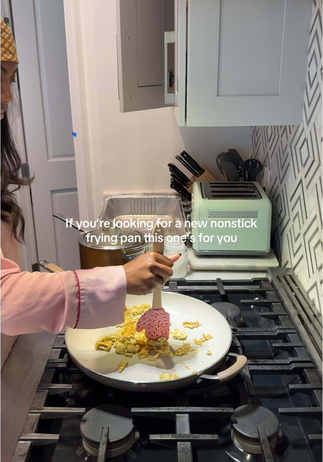@Rachael Ray cucina ceramic nonstick frying pan is the best new kitchen addition #rachaelray #nonstickpan 