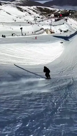 Snowboarding. 🌬️💨🌪️🏂💥🔥🚀 Foryoupage. Extreme sport.  #snowboarding #snowboard #extreme #viral #sports 