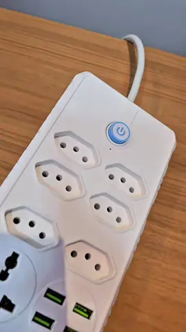 Comenta:Eu quero! que te envio o link.  COIBEU Extensão Elétrica 2m/5m 10A Com 6 tomadas de energia 1 tomadas universal 4 USB Bivolt Power 110v/220v ##filtrodelinha##shopeeachados ##AchadinhosShopee##DicasShopee##AchadinhosOnline 	 	