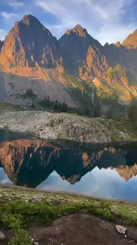 Golden hour reflections with Mt. Shuksan  Follow for more 🏔️ #explorepage #mountains #pnwonderland #Hiking #naturevibes 