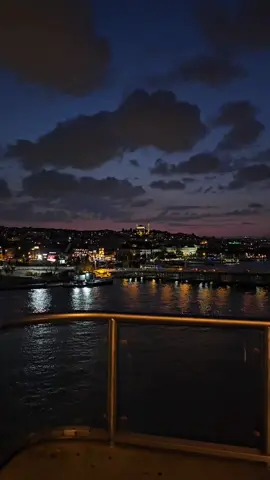 22:47 Kül olur kalbindeki zamanla...📍Haliç metro köprüsü istanbul 
