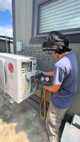 They had me use the shop gauges instead of mine today.  #hvactechnician 