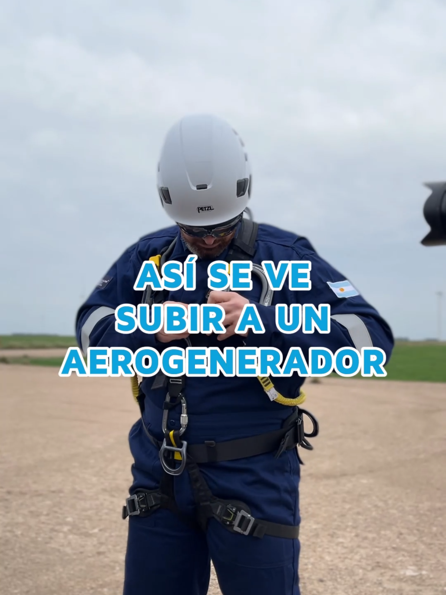 ¿Alguna vez imaginaste cómo es subir hasta la nacelle de un aerogenerador? ⚡ Te llevamos a la cima de Pampa Energía VI en Bahía Blanca para verlo con tus propios ojos 👀🚀 #paratiiiiiiiiiiiiiiiiiiiiiiii #paratiiiiiiiiiiiiiiiiiiiiiiiiiiiiiii #bahiablanca #renovable #eolica #pam#pampaenergia