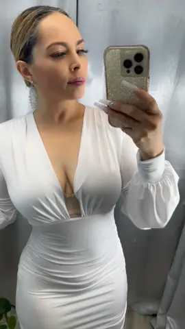 🤍🦢#chicago #boutique #fashion #dress #bellisimafashionboutique 